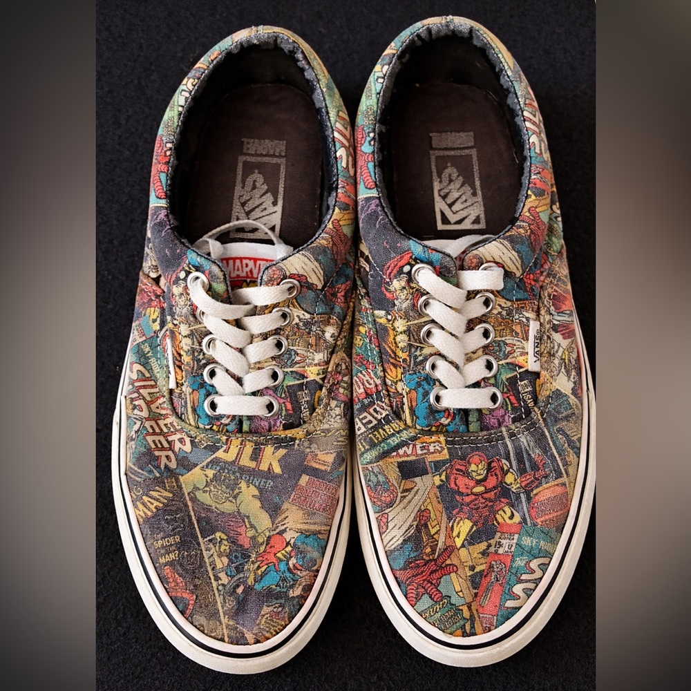 Vans x Marvel Comic Print Sneakers – Classic Lace-Up – Gum Sole